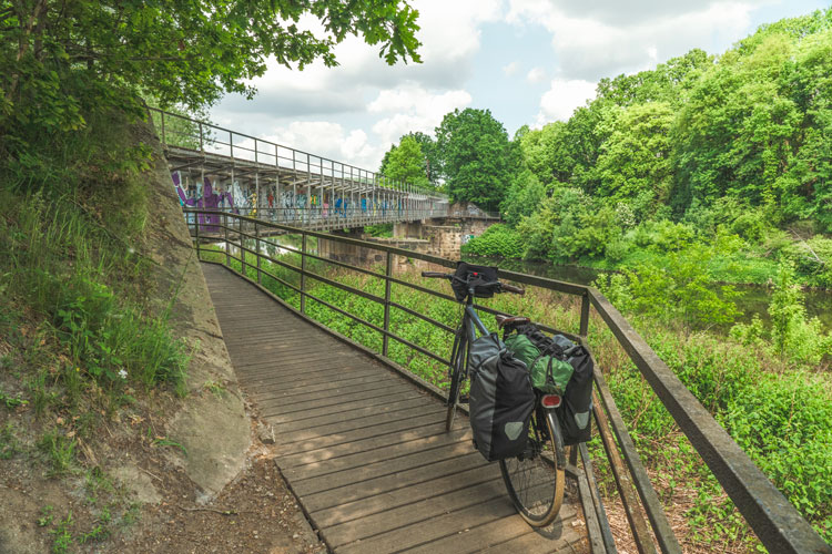 Interessante Muldeüberquerung über eine alte Eisenbahnbrücke © Ronny Ehrenfeld/c-macs